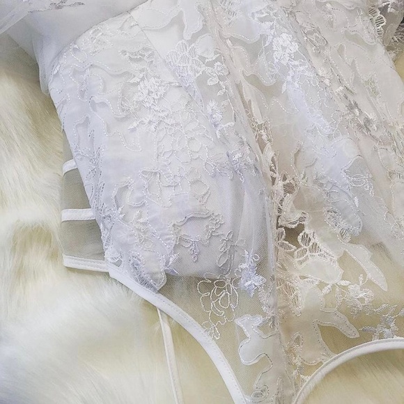 Wedding Dress - Picture 6 of 8